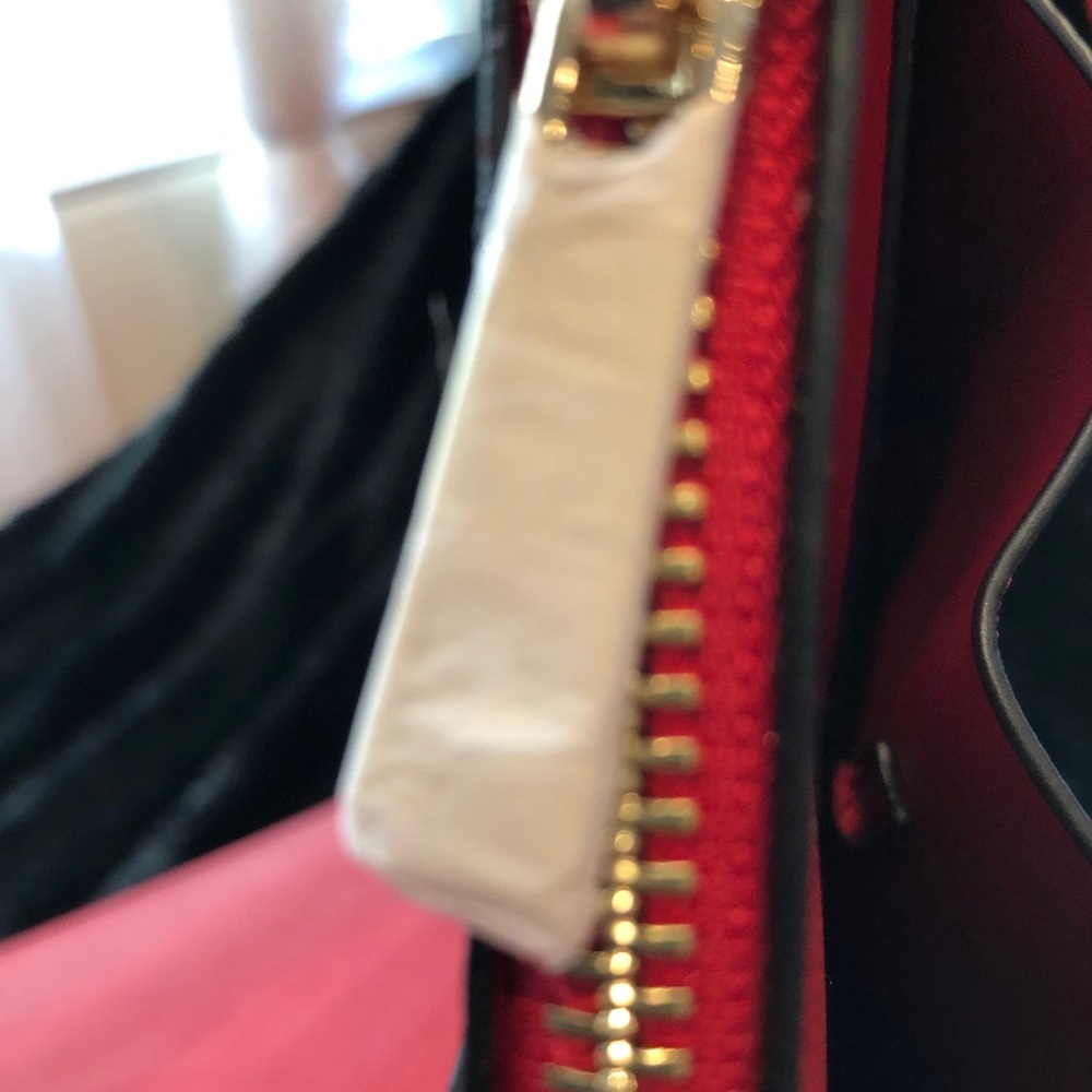 Totes - Picture 5 of 12